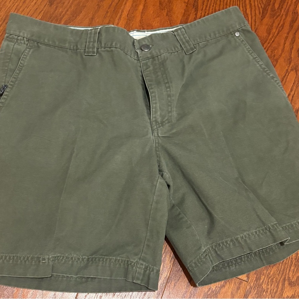 Columbia Green Flat Front Shorts Relaxed Fit